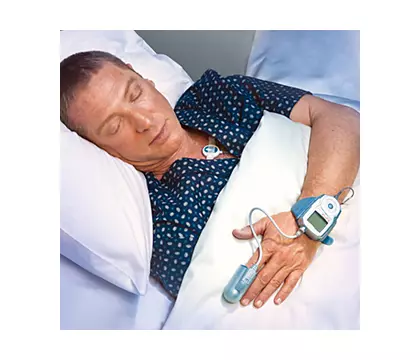 ウオッチパッドでの睡眠時無呼吸症候群の検査のイメージになります。